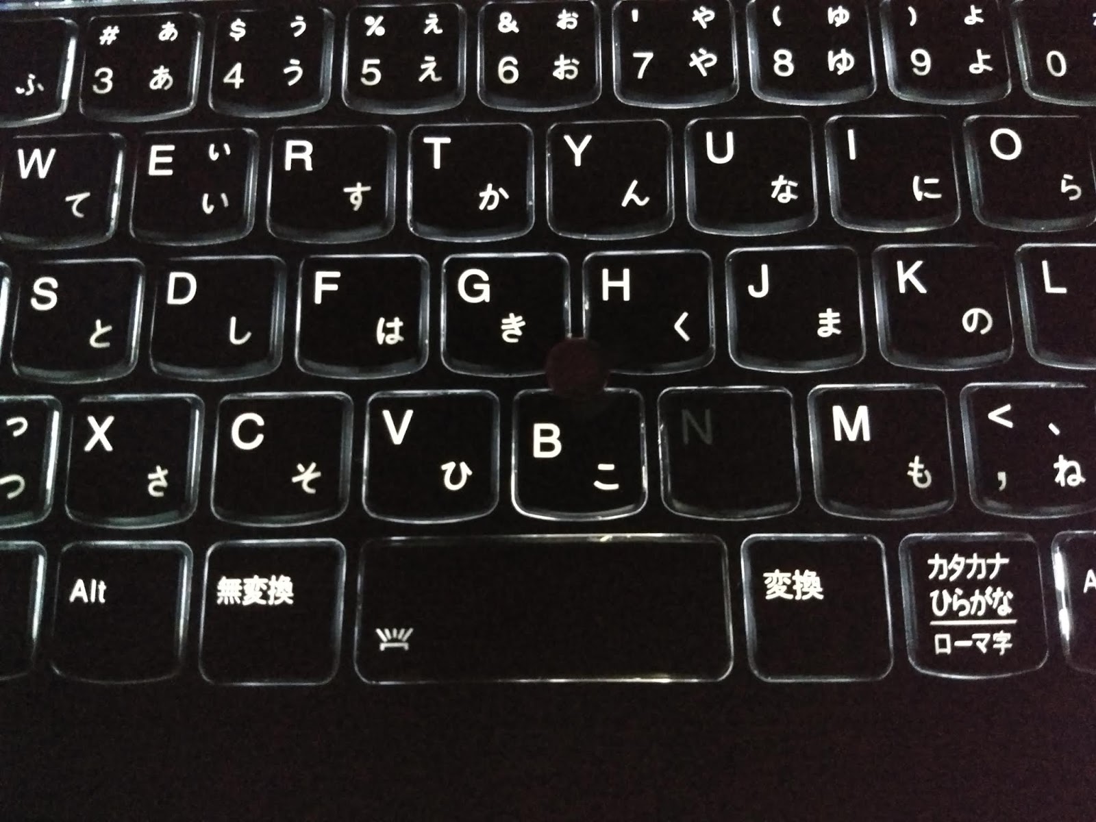 1文字だけ妙に暗い画像